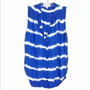 Cloth & Stone blue white sleeveless shirt v-neck